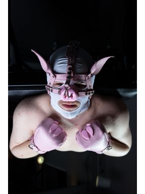 Mister B Leather Pig Head Harness Pink